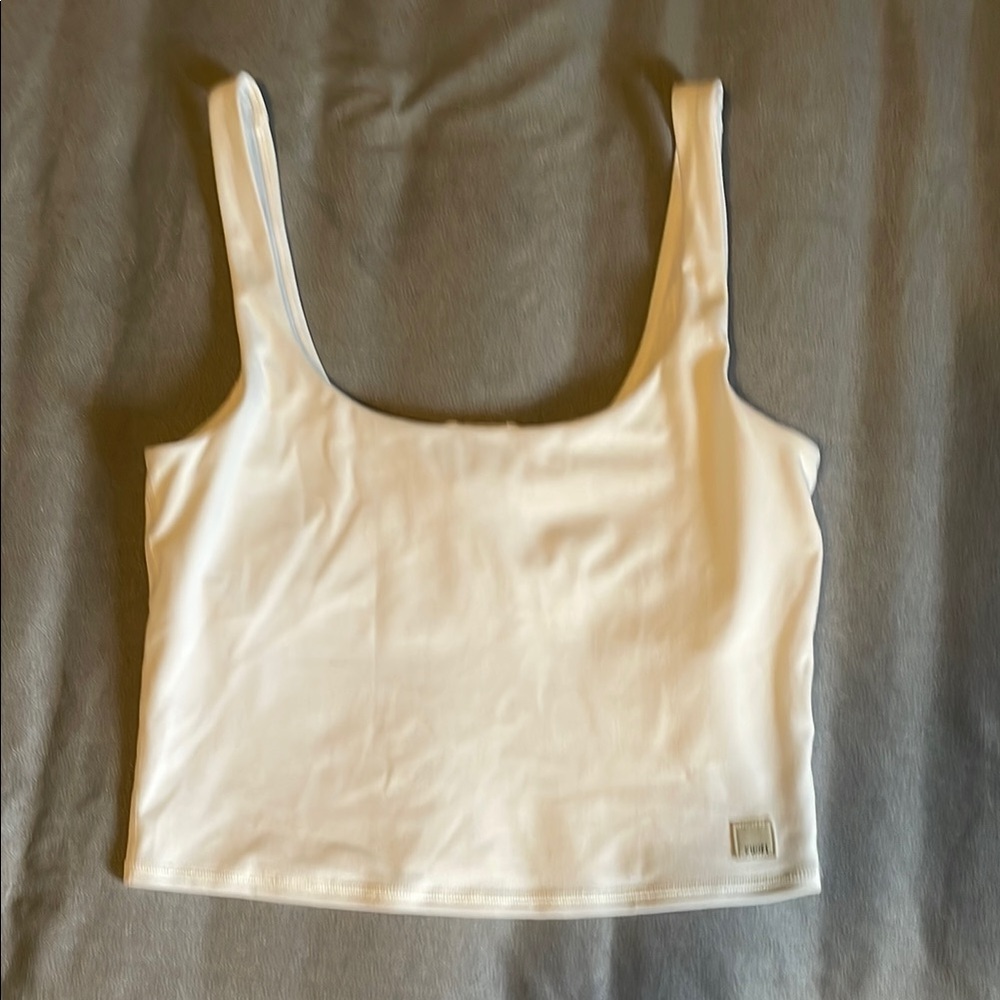 Vuori Crop Tank Top with Built In Shelf Bra